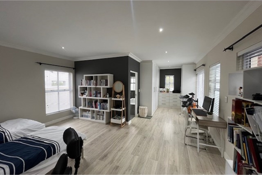 To Let 4 Bedroom Property for Rent in Croydon Olive Estate Western Cape